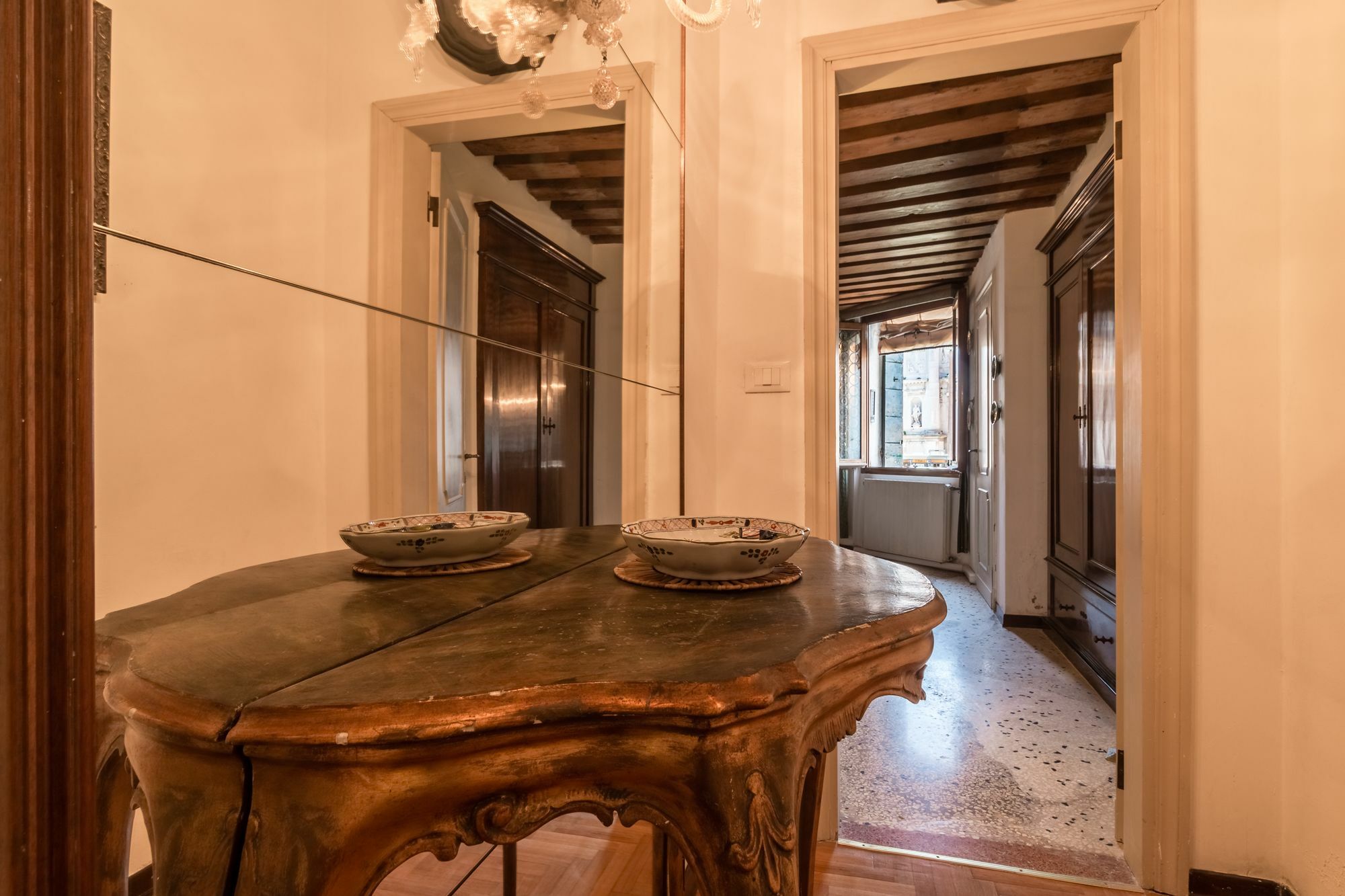 Apartment Emo Palace Grand Canal By Lionhost *