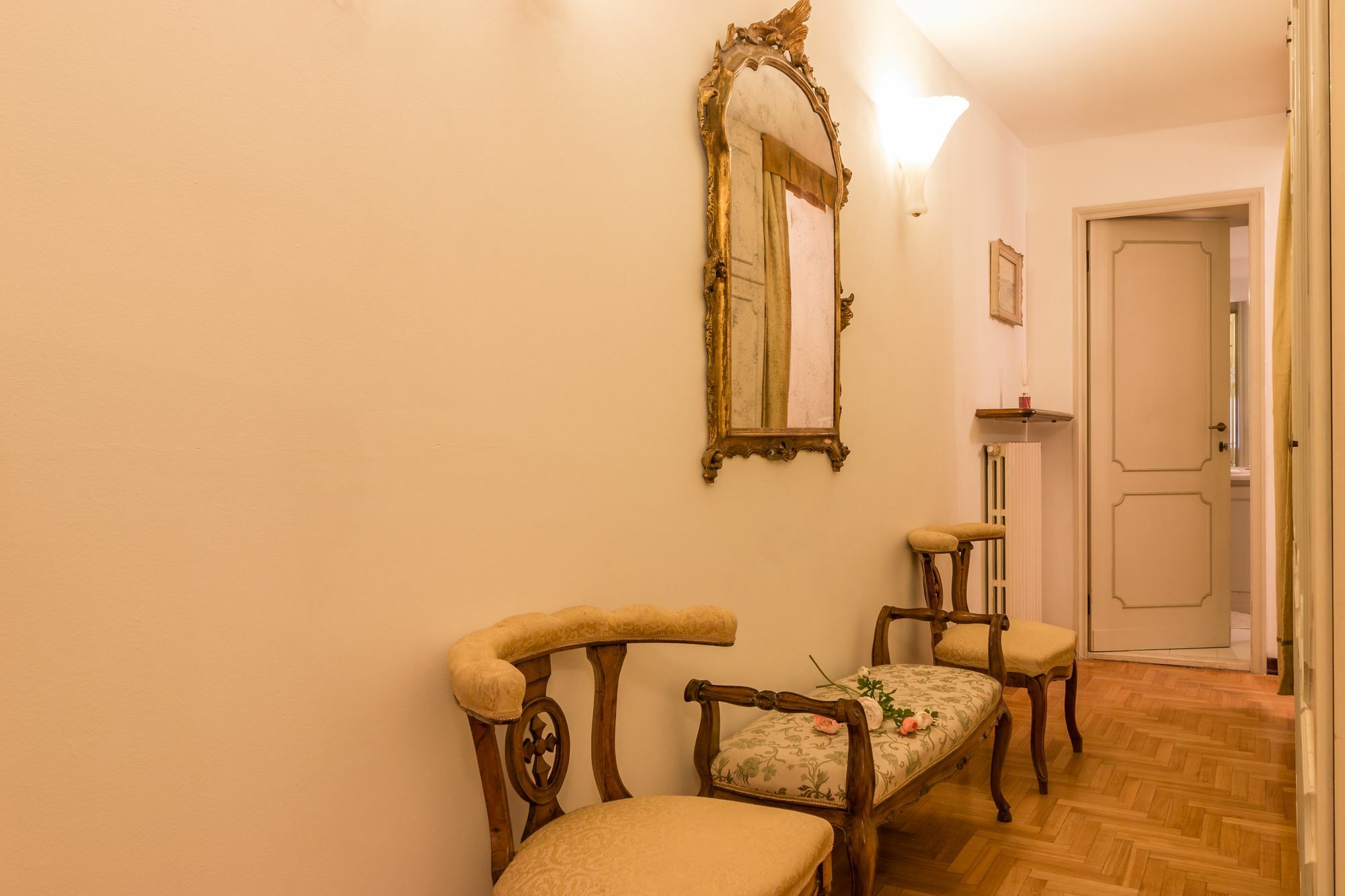 Apartment Emo Palace Grand Canal By Lionhost